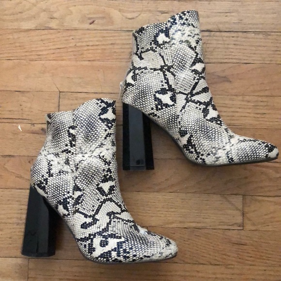 Snake skin boot - Picture 2 of 5